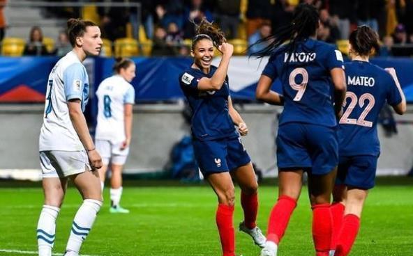 法国女足队实现八连胜,备战国际友谊赛 法国女足队实现八连胜,备战国际友谊赛