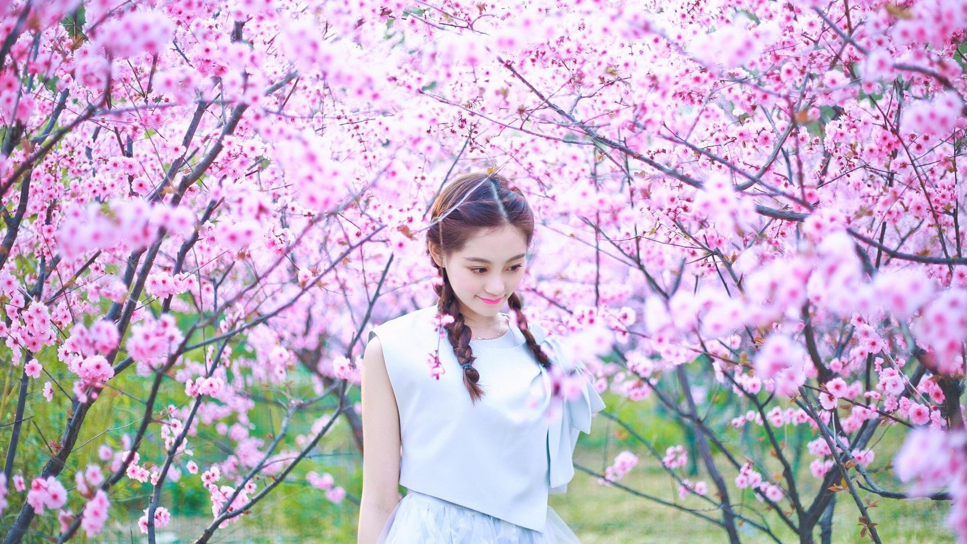 史诗半场，当里昂的闪电刺向拜仁的铁壁，门迪如何用疯狂奔袭为巨人传下讣告