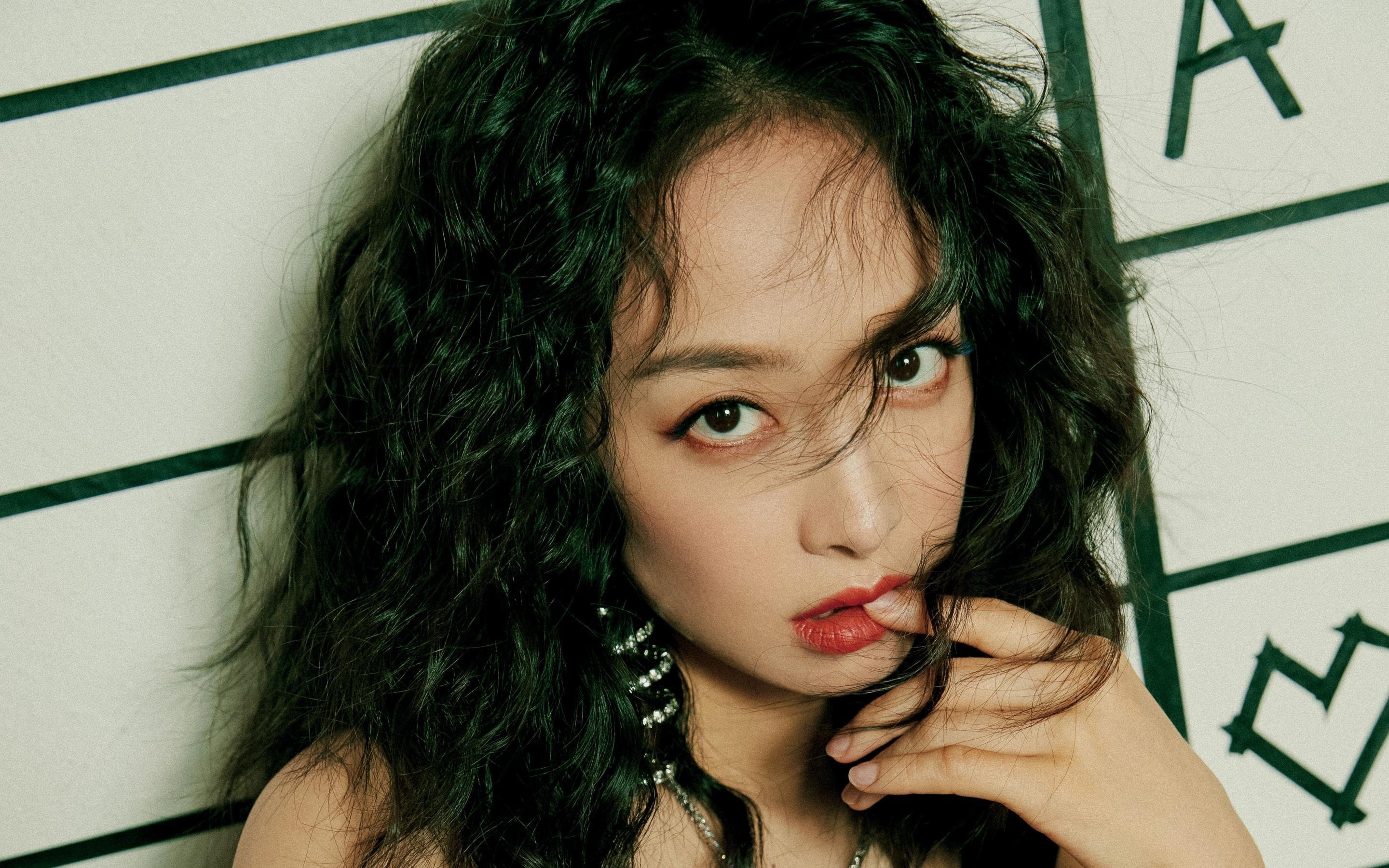 爱游戏官方-一夫当关！瑞士死守伊朗狂潮，阿坎吉铸就叹息之壁